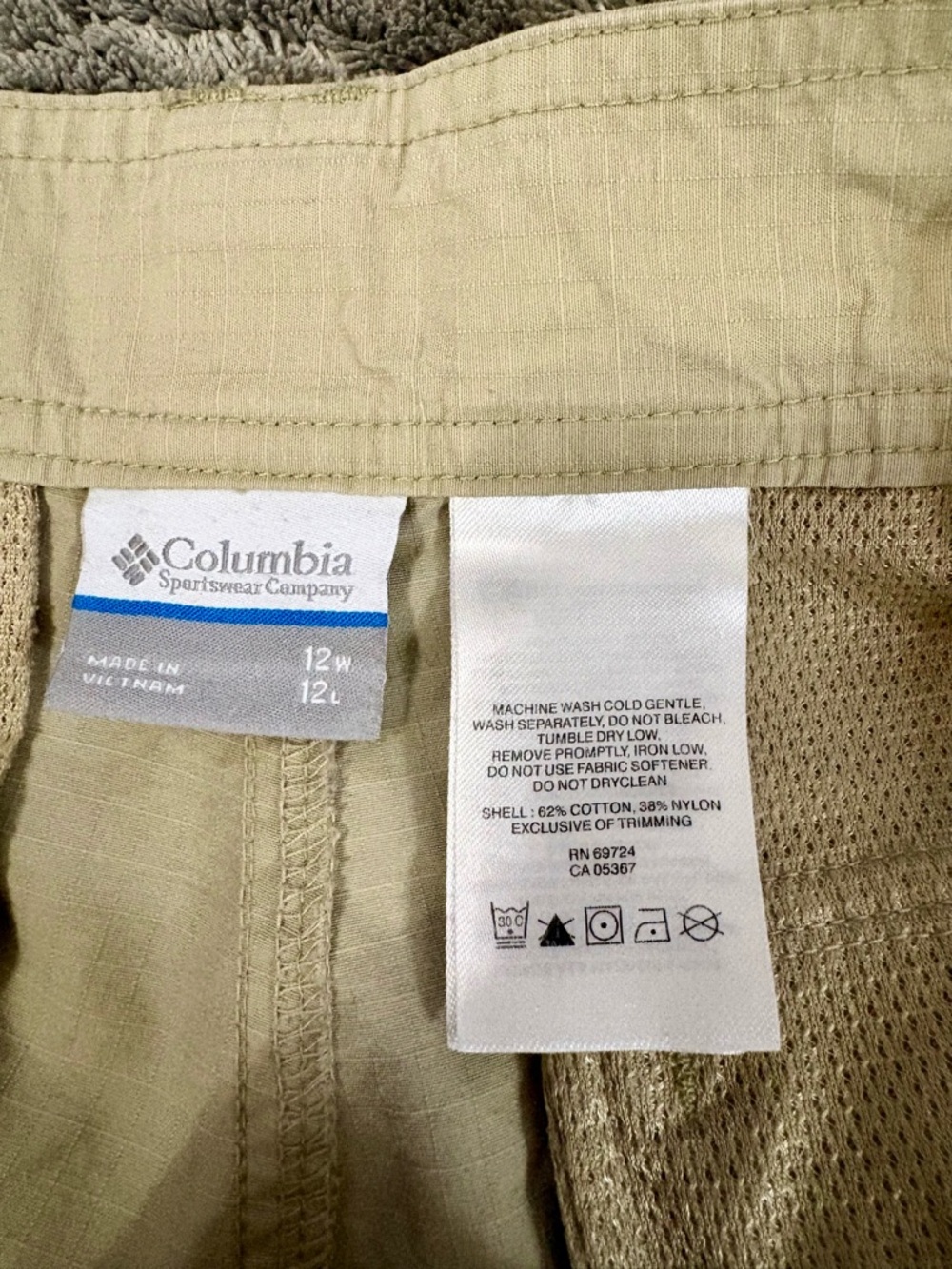 Columbia Women’s Cargo Shorts - Beige Casual Utility - Picture 4 of 4